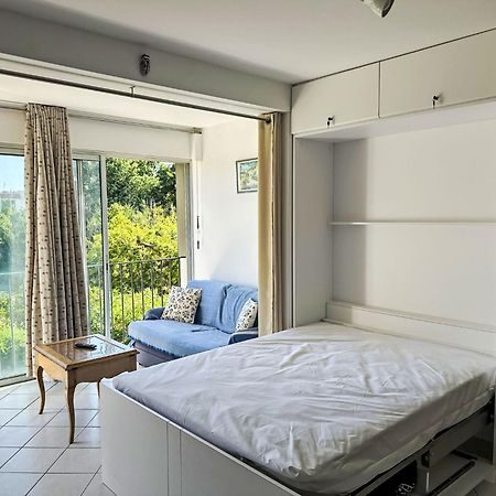 Apartment Les Roses Lauriers By Interhome Le Lavandou Exterior photo